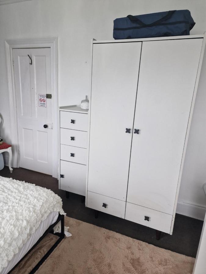 Double Rooms, Free Continental Breakfast, Pics And Full Address Sent After Booking, 2 Miles To City Centre 贝尔法斯特 外观 照片